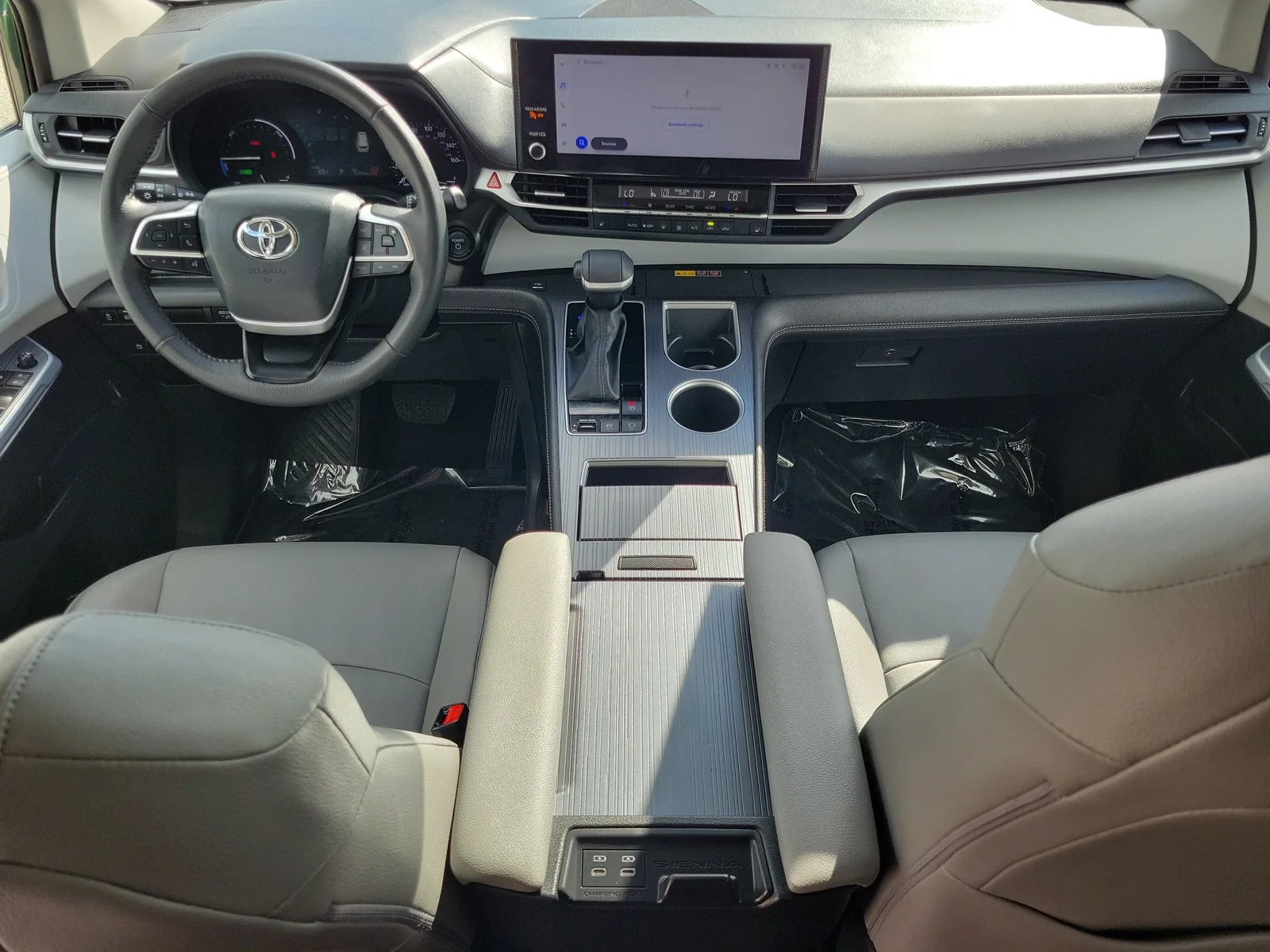 2026 Toyota Sienna XLE photo 17