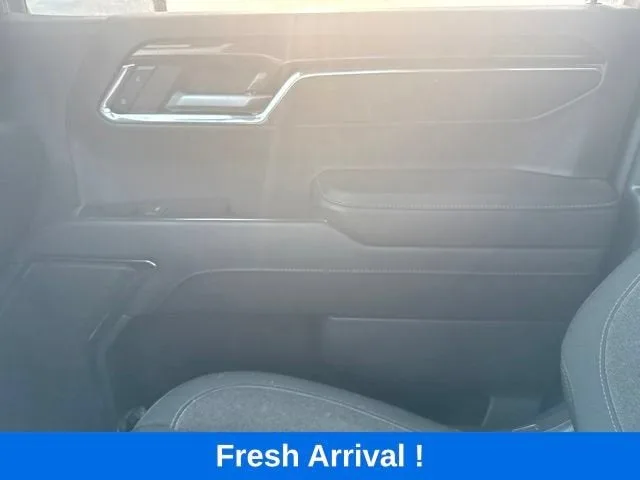 2024 Chevrolet Silverado 1500 LT photo 9