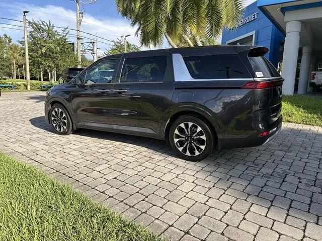 2023 Kia Carnival EX photo 33