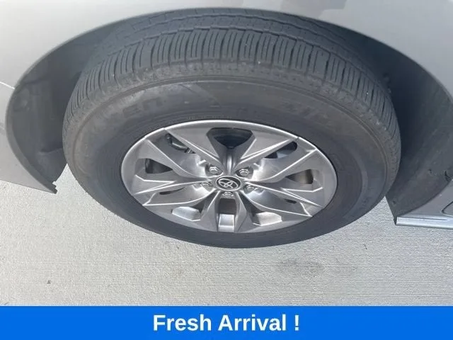2026 Toyota Sienna XLE photo 23