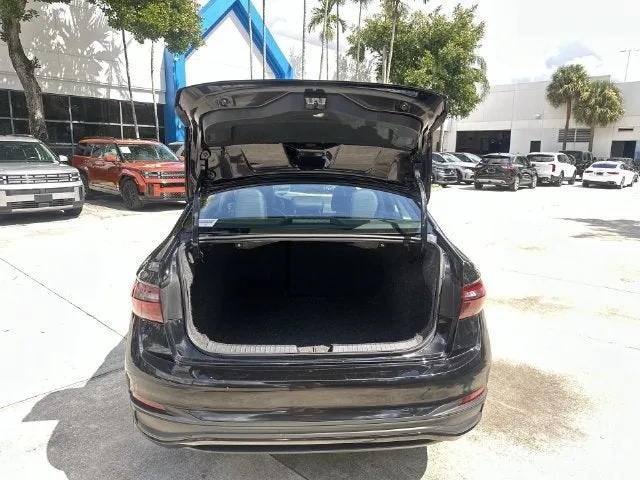 2024 Volkswagen Jetta SE photo 28