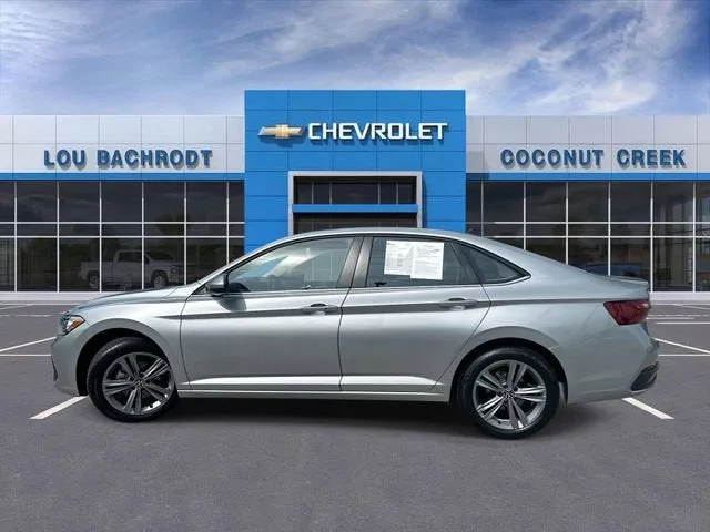2024 Volkswagen Jetta SE photo 5