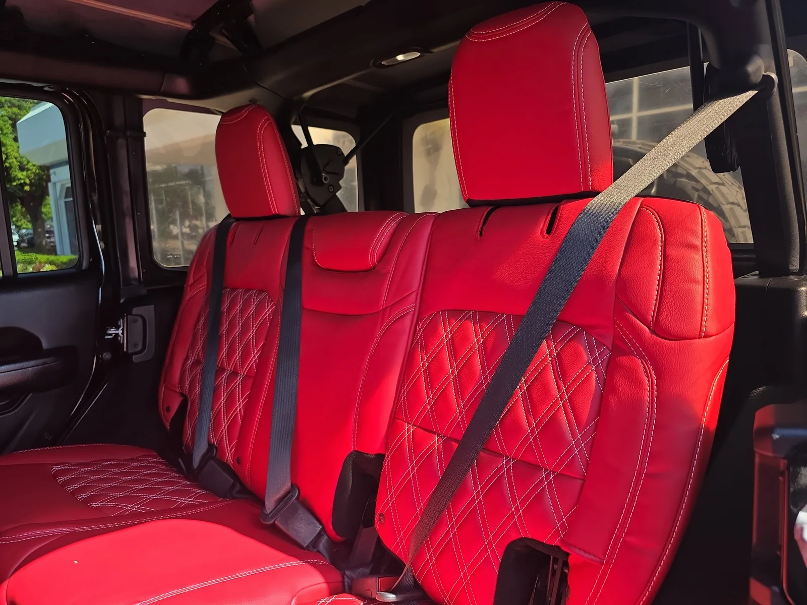 2020 Jeep Wrangler Unlimited Rubicon photo 16