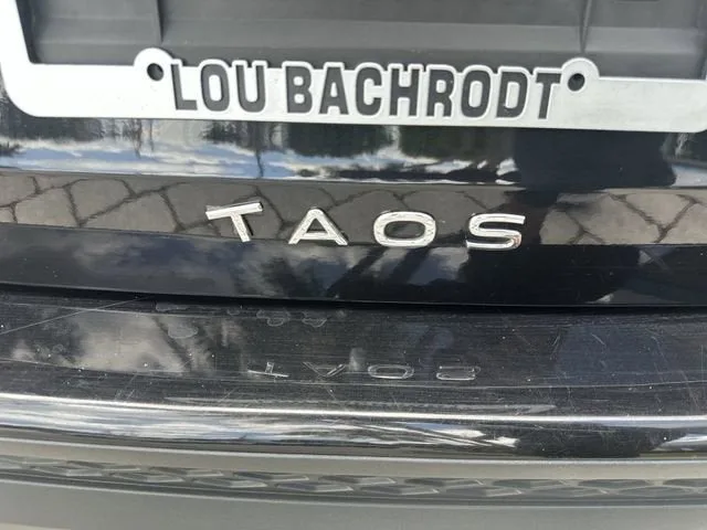 2024 Volkswagen Taos SE photo 12