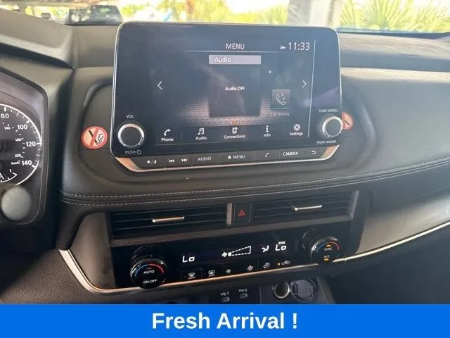 2024 Nissan Rogue SV photo 5