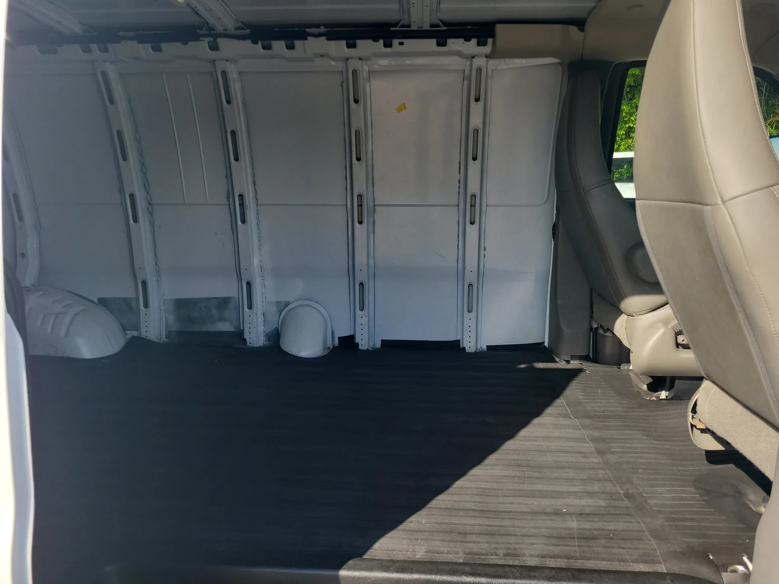2025 Chevrolet Express Cargo WT photo 14