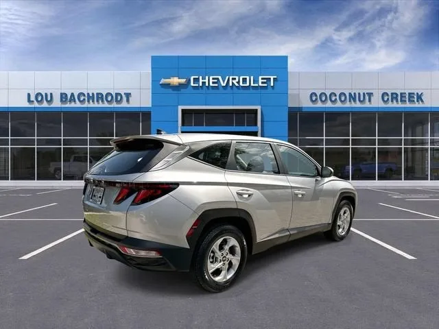 2024 Hyundai Tucson SE photo 8