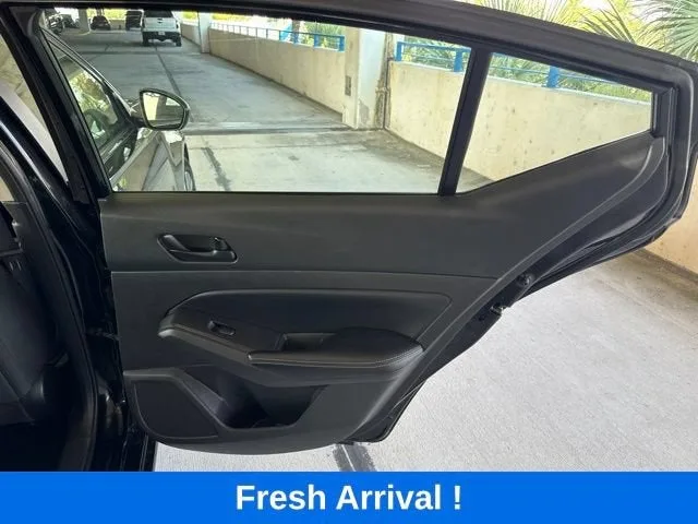 2025 Nissan Altima SV photo 14