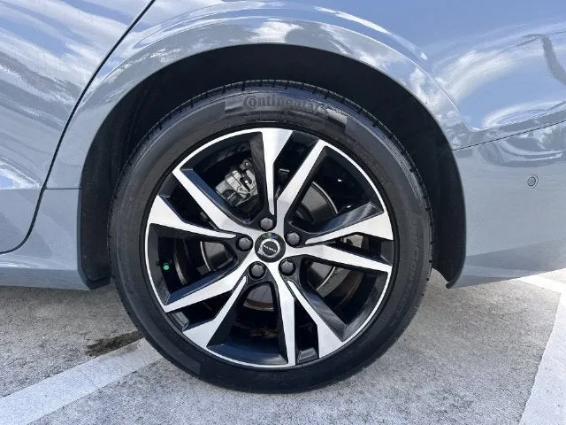 2024 Volvo S60 Plus Dark Theme photo 11