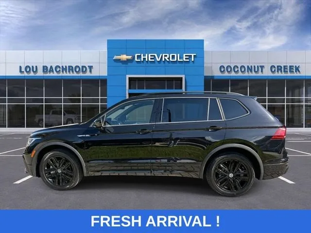 2022 Volkswagen Tiguan SE R-Line Black photo 5