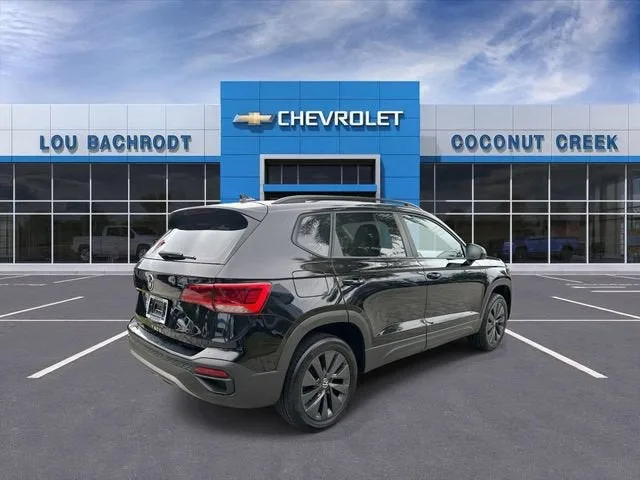 2022 Volkswagen Taos S photo 8