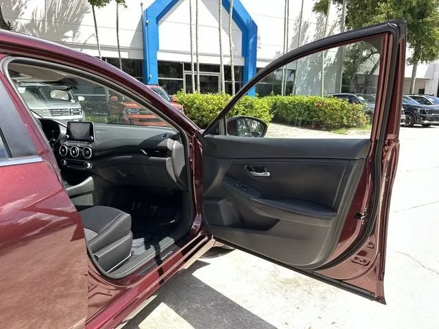 2025 Nissan Sentra SV photo 23