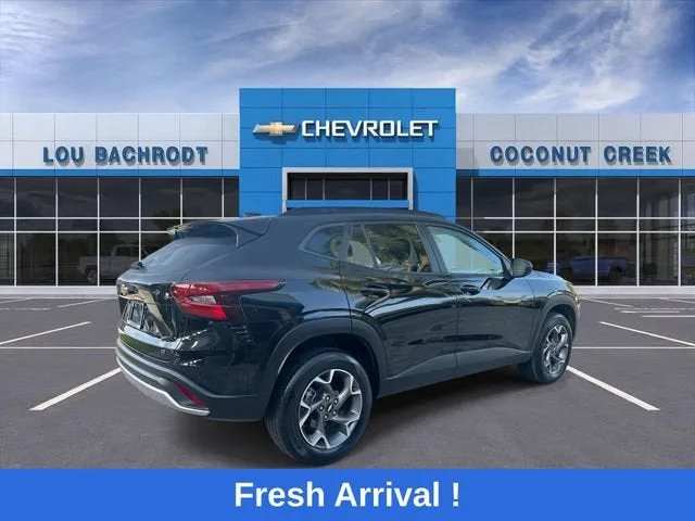 2024 Chevrolet Trax LT photo 8