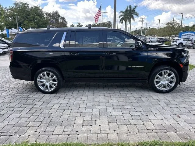 2024 Chevrolet Suburban High Country photo 14
