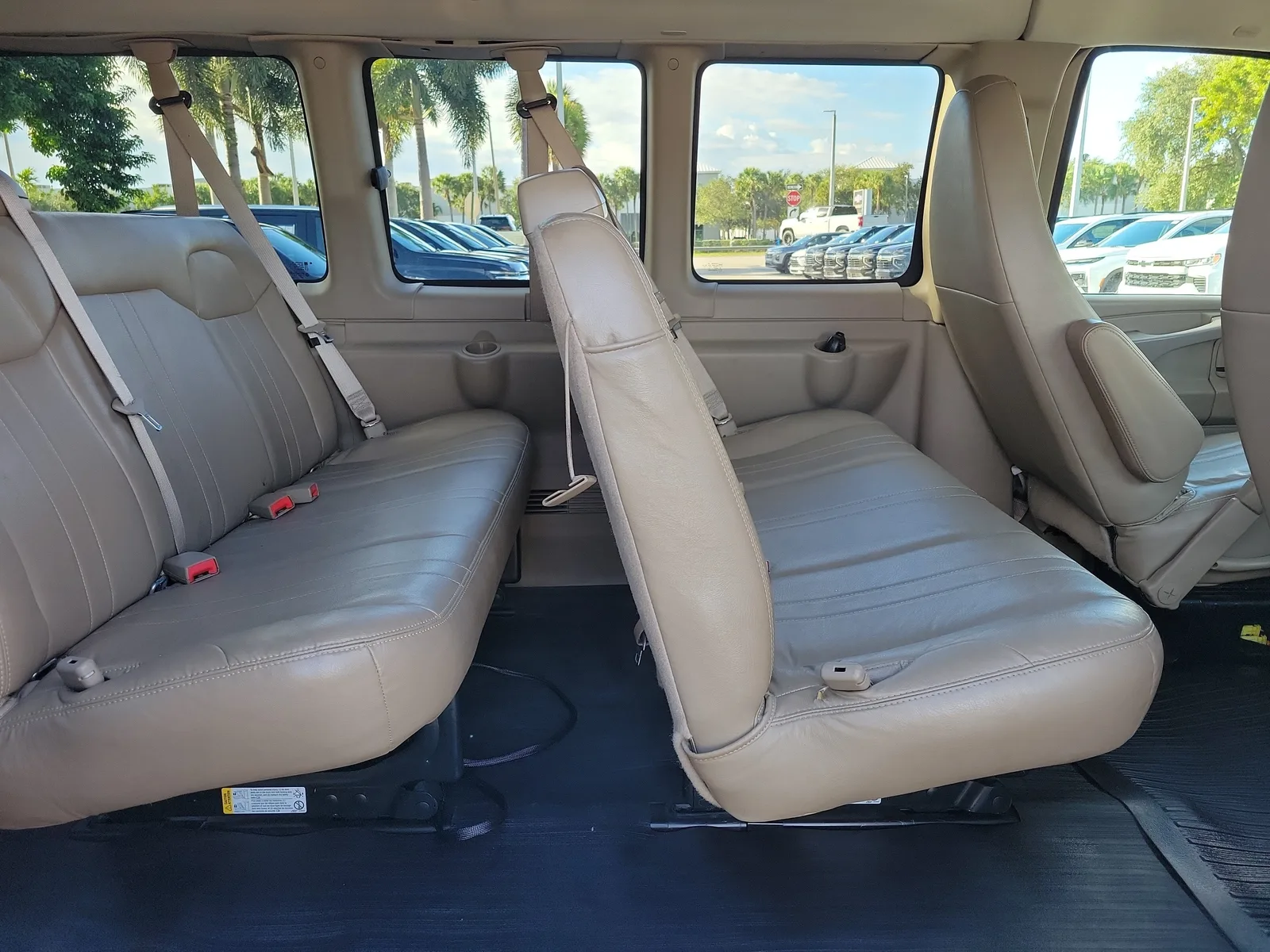2014 Chevrolet Express Passenger 2500 LS photo 13