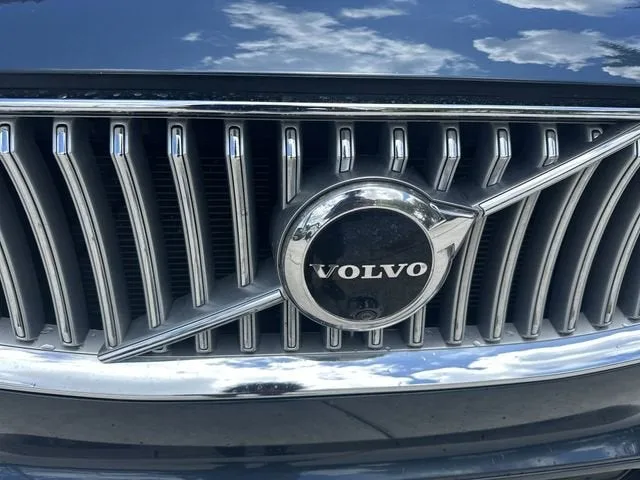 2023 Volvo XC90 Plus photo 10