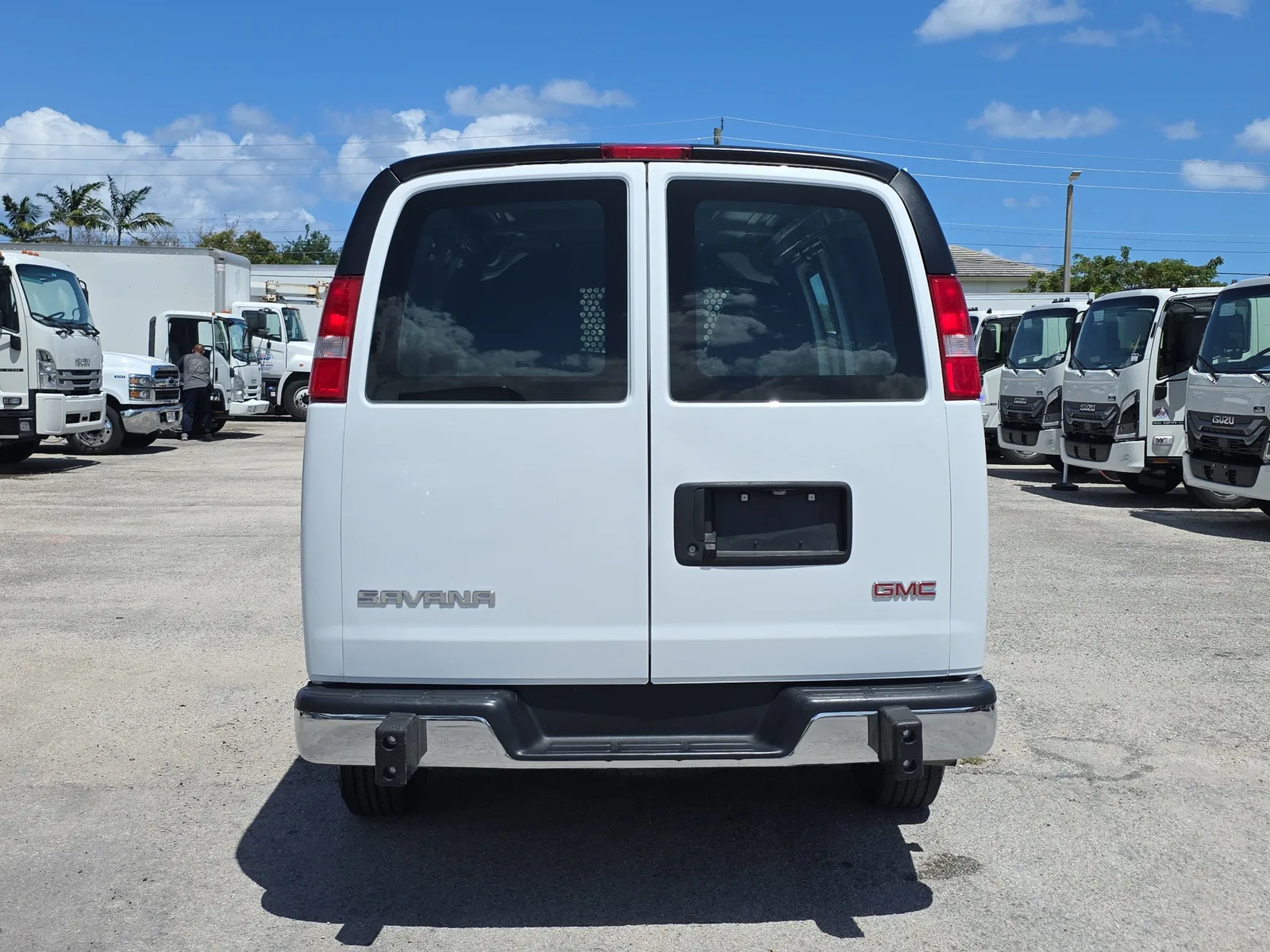 2024 GMC Savana Cargo 2500 Work Van photo 6