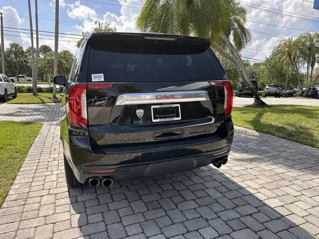 2021 GMC Yukon Denali photo 34