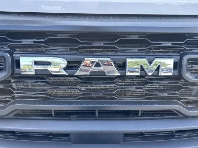 2024 RAM ProMaster Cargo Van Tradesman photo 10
