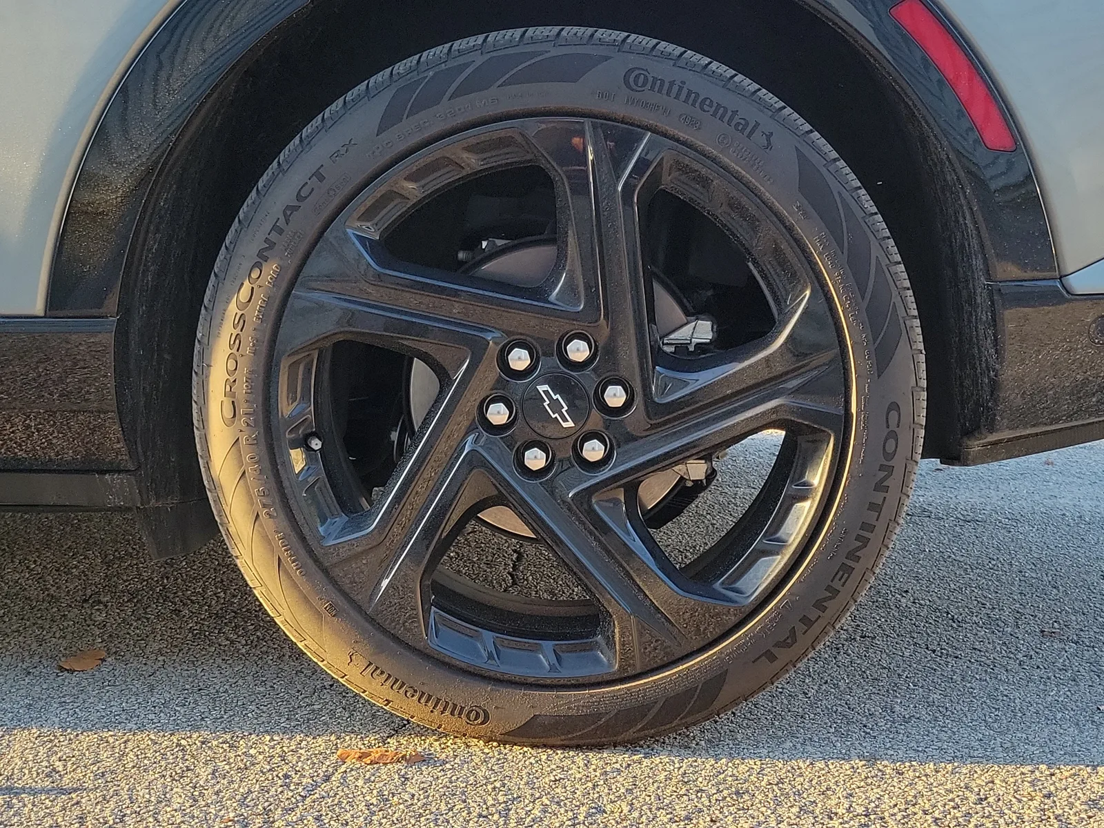 2024 Chevrolet Equinox EV RS photo 3