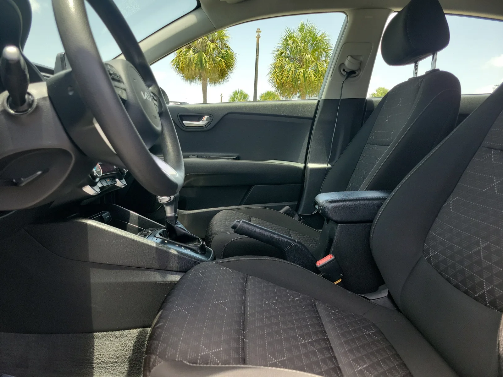 2022 Kia Rio 5-Door S photo 20