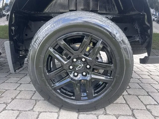 2024 Chevrolet Silverado 1500 RST photo 11