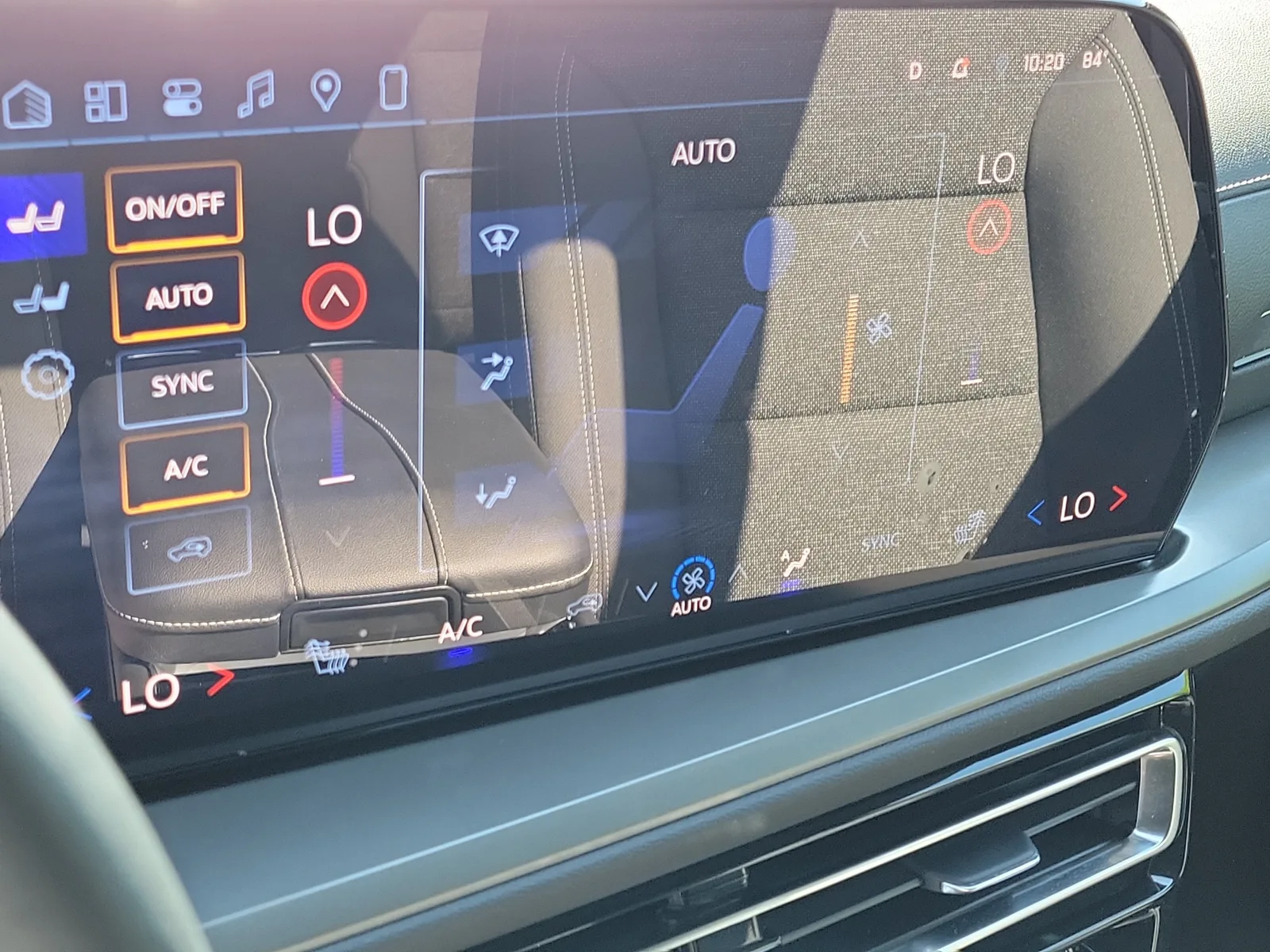 2025 Chevrolet Traverse LT photo 30