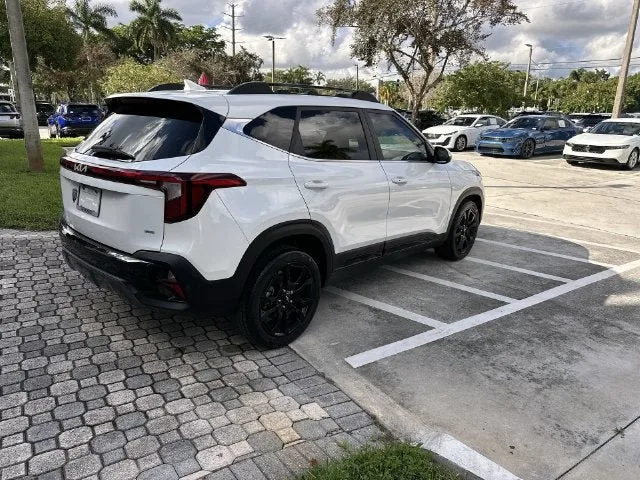 2024 Kia Seltos X-Line photo 38
