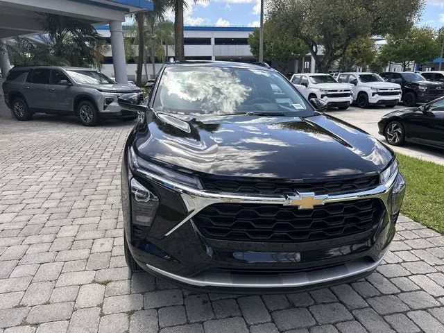 2024 Chevrolet Trax LT photo 17