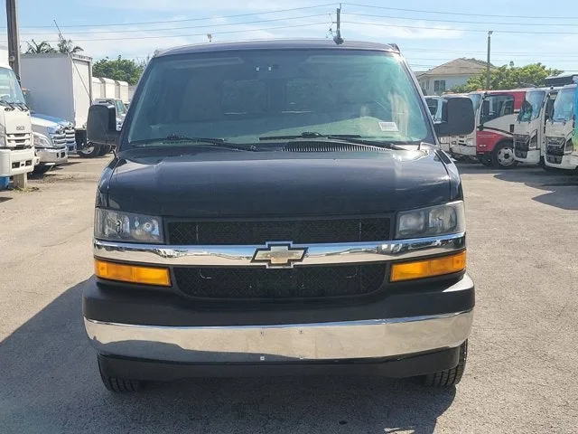 2018 Chevrolet Express Passenger 3500 LT photo 8
