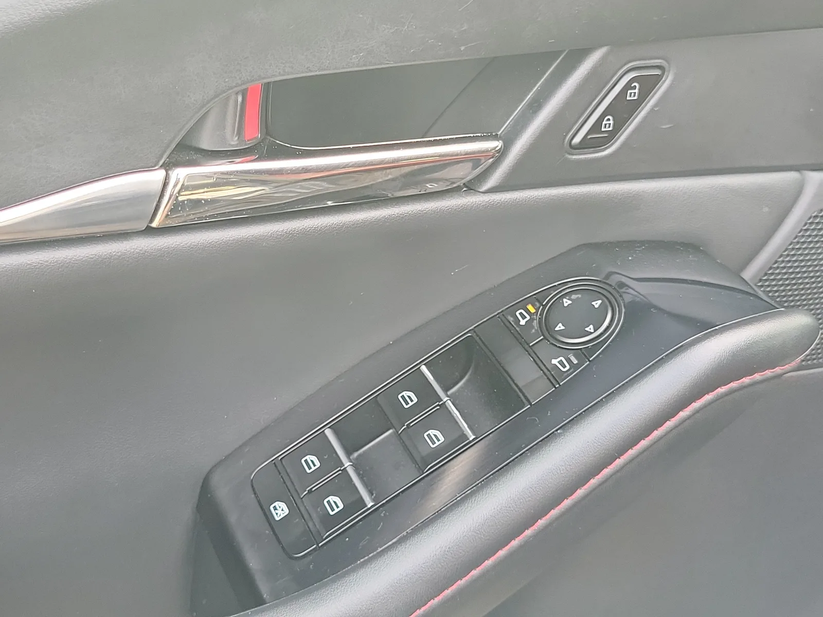 2023 Mazda CX-30 2.5 S Carbon Edition photo 24