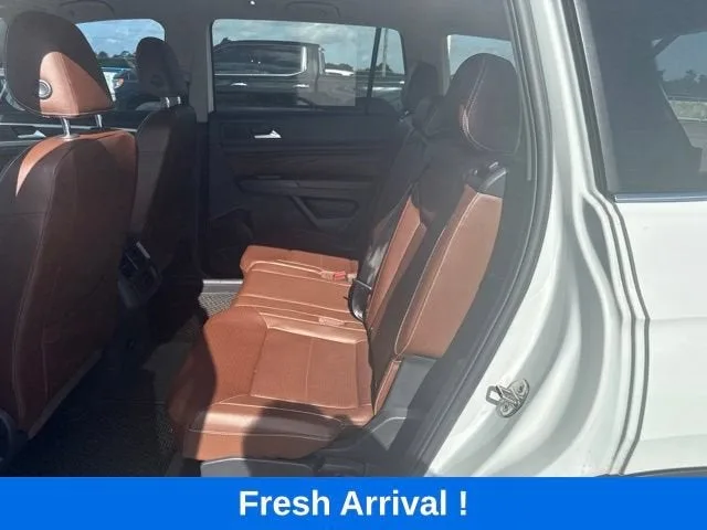2022 Volkswagen Atlas 2.0T SE w/Technology photo 3
