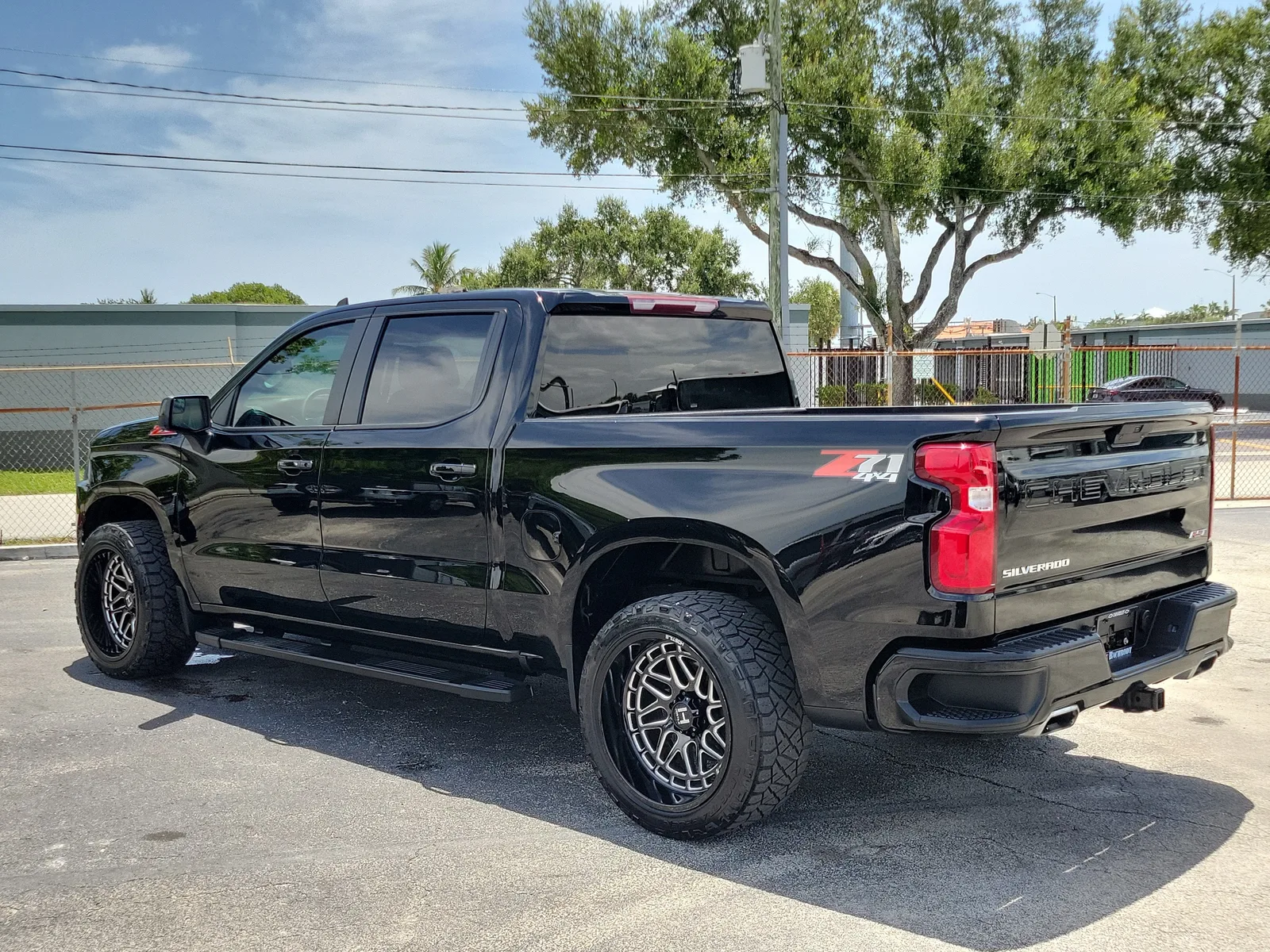 2022 Chevrolet Silverado 1500 LTD RST photo 5