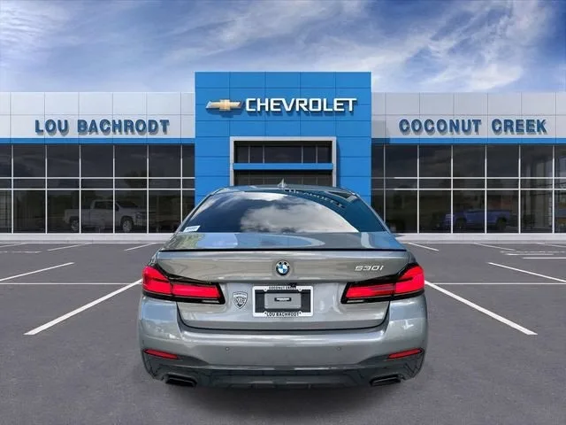 2023 BMW 5 Series 530i photo 7