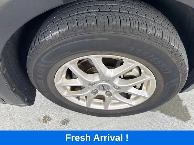 2023 Chrysler Voyager LX photo 19