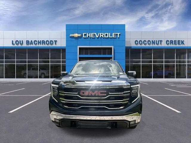 2022 GMC Sierra 1500 SLT photo 3