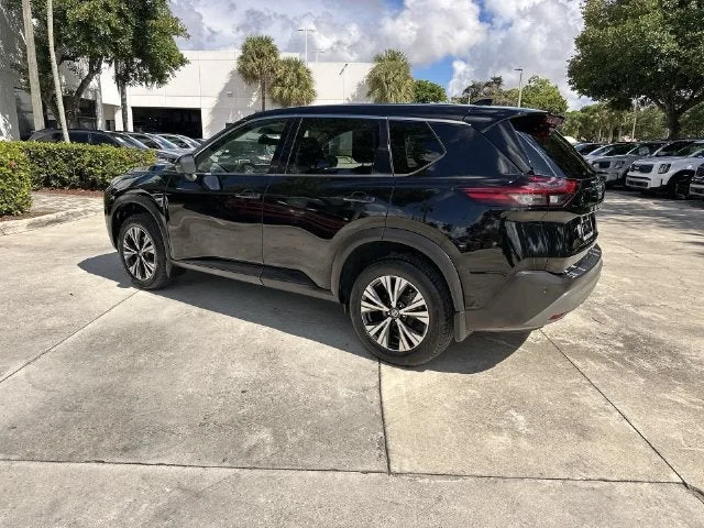 2021 Nissan Rogue SV photo 33