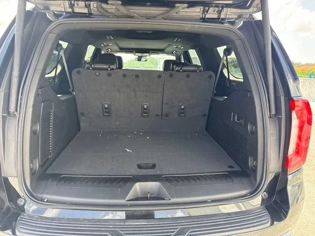2023 GMC Yukon XL SLT photo 5