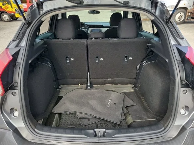 2020 Nissan Kicks S photo 12