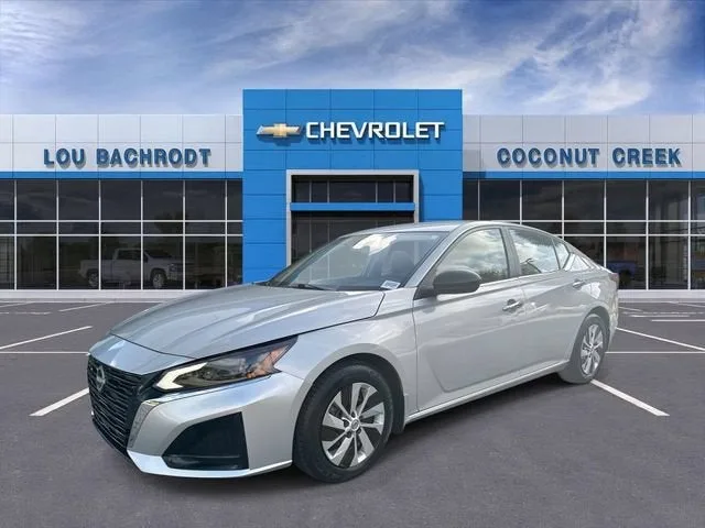 2025 Nissan Altima S photo 4