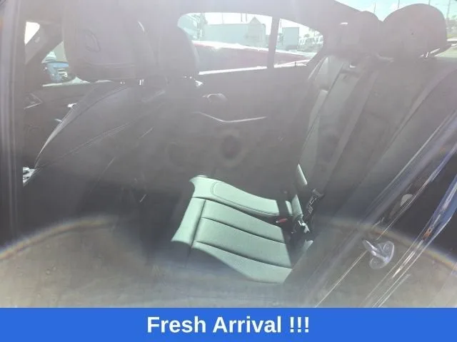 2023 BMW 3 Series 330e photo 13