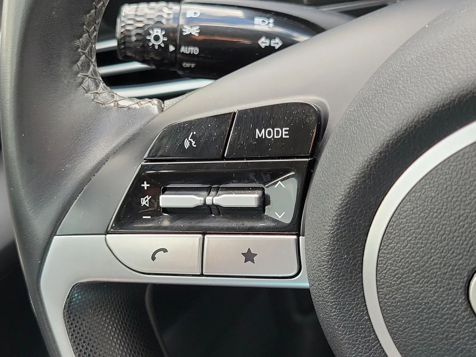 2025 Hyundai Elantra Limited photo 27