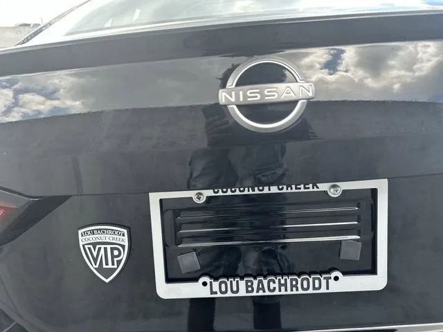 2024 Nissan Altima 2.5 SV photo 5