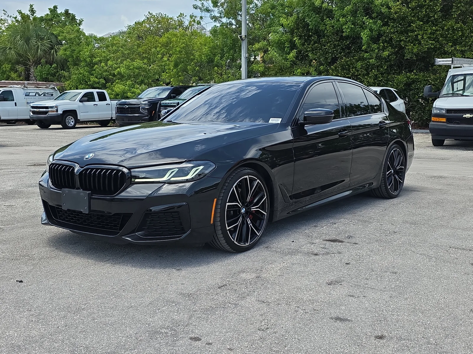 2023 BMW 5 Series 530i photo 3