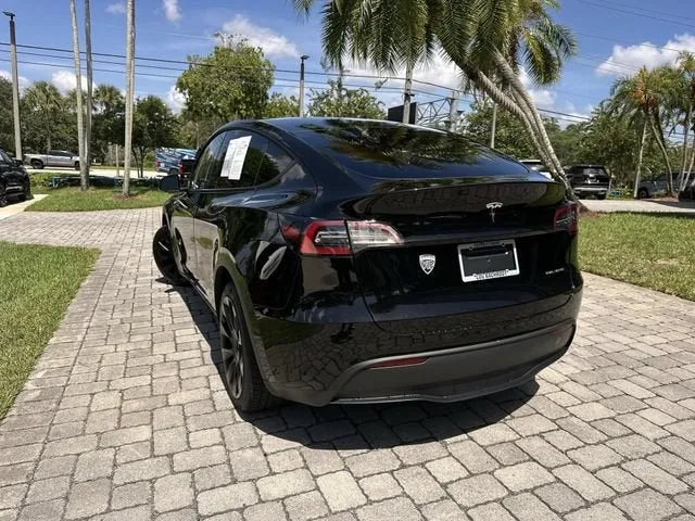 2023 Tesla Model Y Long Range photo 12