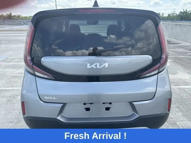 2024 Kia Soul LX photo 16