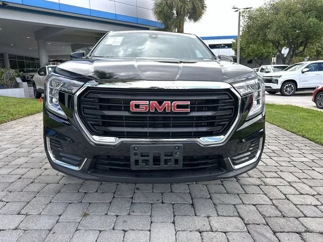 2024 GMC Terrain SLE photo 19
