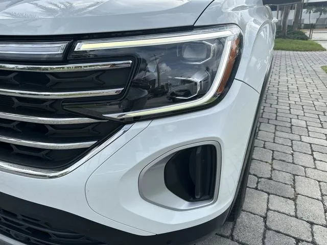 2024 Volkswagen Atlas 2.0T SE w/Technology photo 21