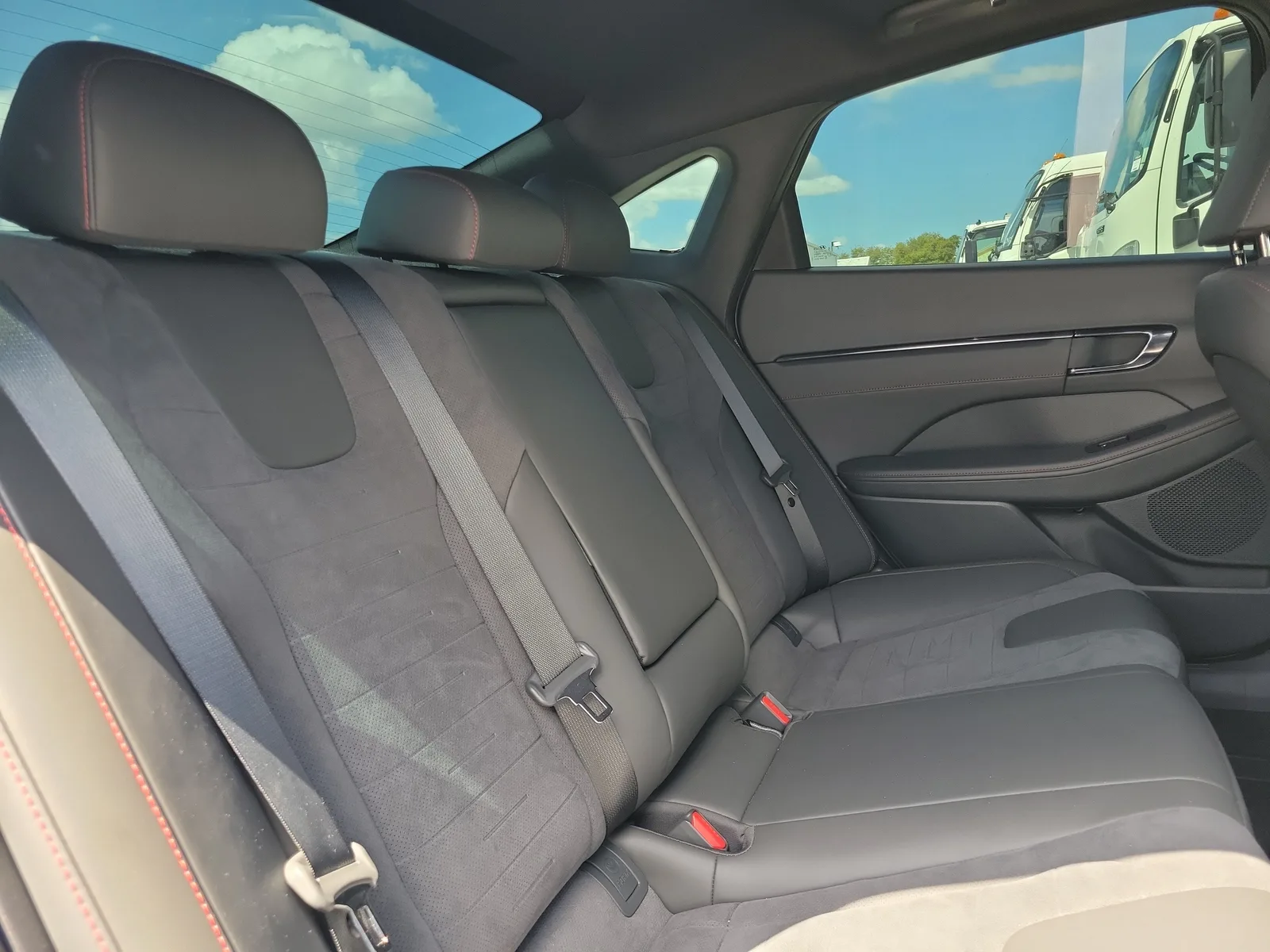2025 Hyundai Sonata N Line photo 6