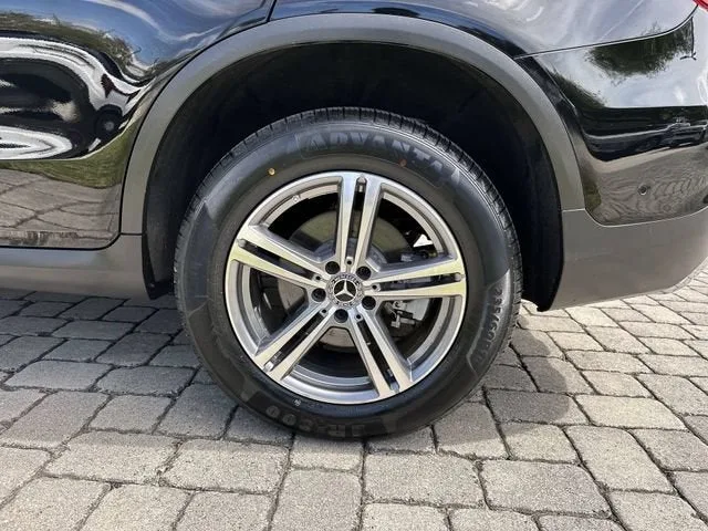 2022 Mercedes-Benz GLC GLC 300 photo 11